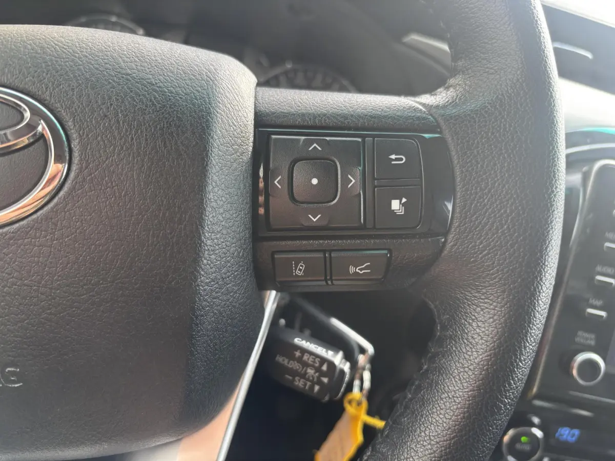 2.4 D-4D*4X4*ACC*HAAK*CAM*ECC*TEL*3500KG*INCL.BPM*