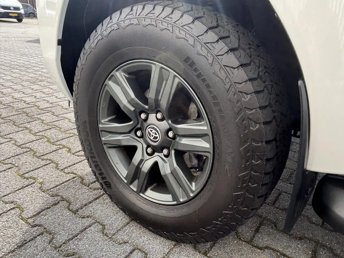 2.4 D-4D*4X4*ACC*HAAK*CAM*ECC*TEL*3500KG*INCL.BPM*
