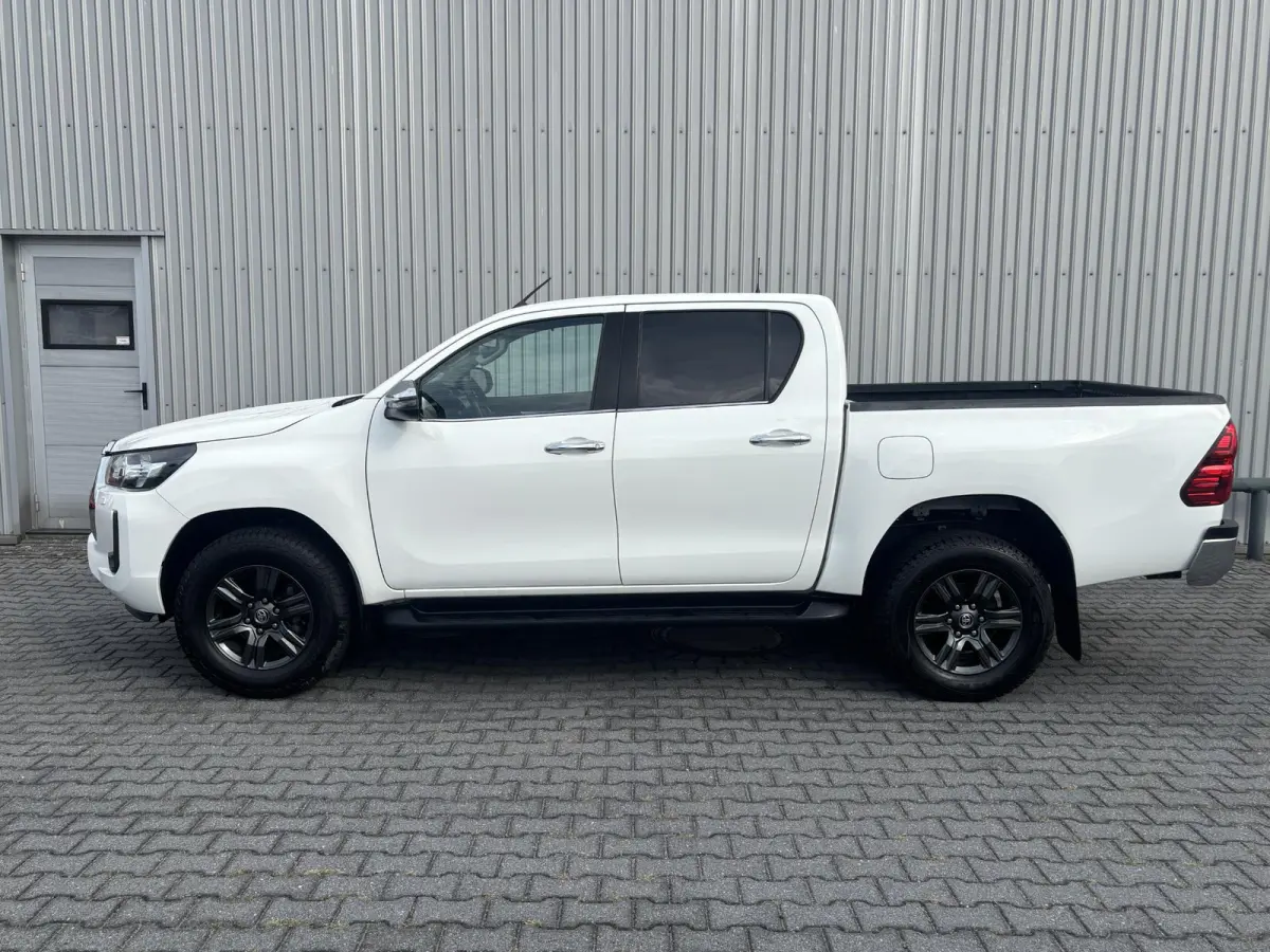2.4 D-4D*4X4*ACC*HAAK*CAM*ECC*TEL*3500KG*INCL.BPM*