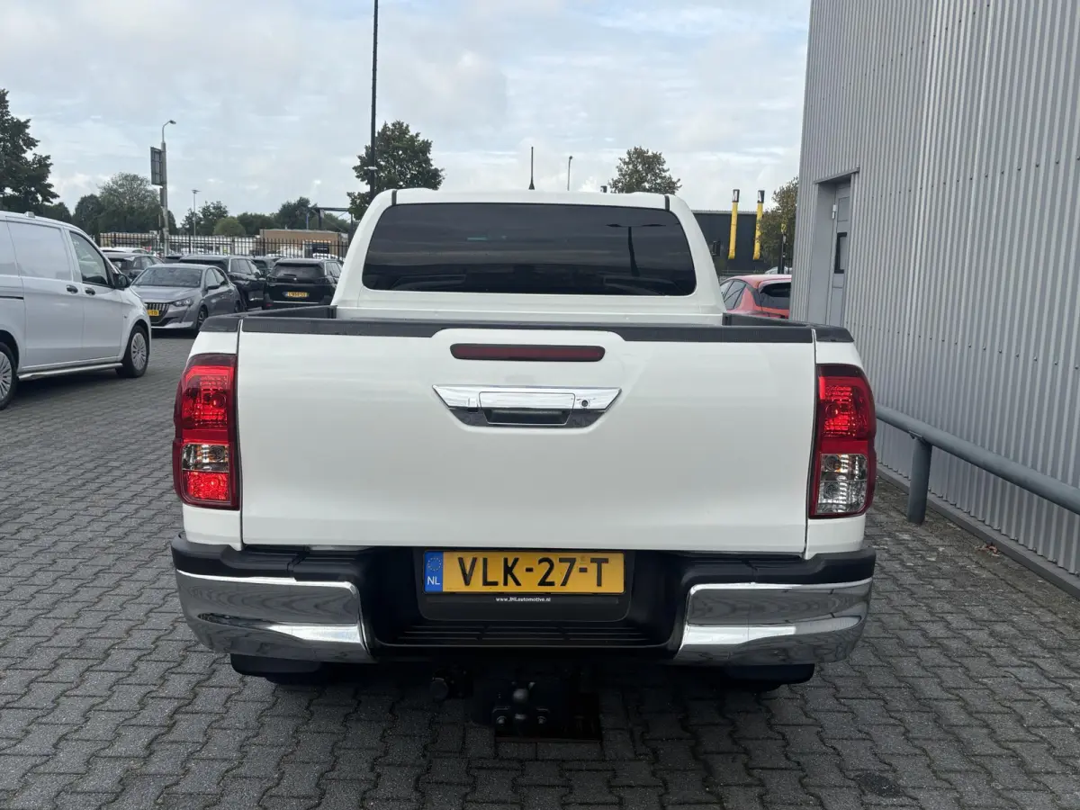 2.4 D-4D*4X4*ACC*HAAK*CAM*ECC*TEL*3500KG*INCL.BPM*
