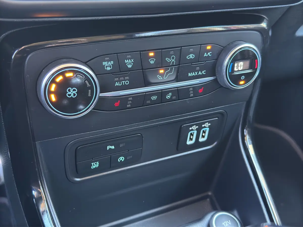 1.0 EcoBoost ST-Line | Trekhaak | Camera | Premium audio | Stoel+stuurverwarming |