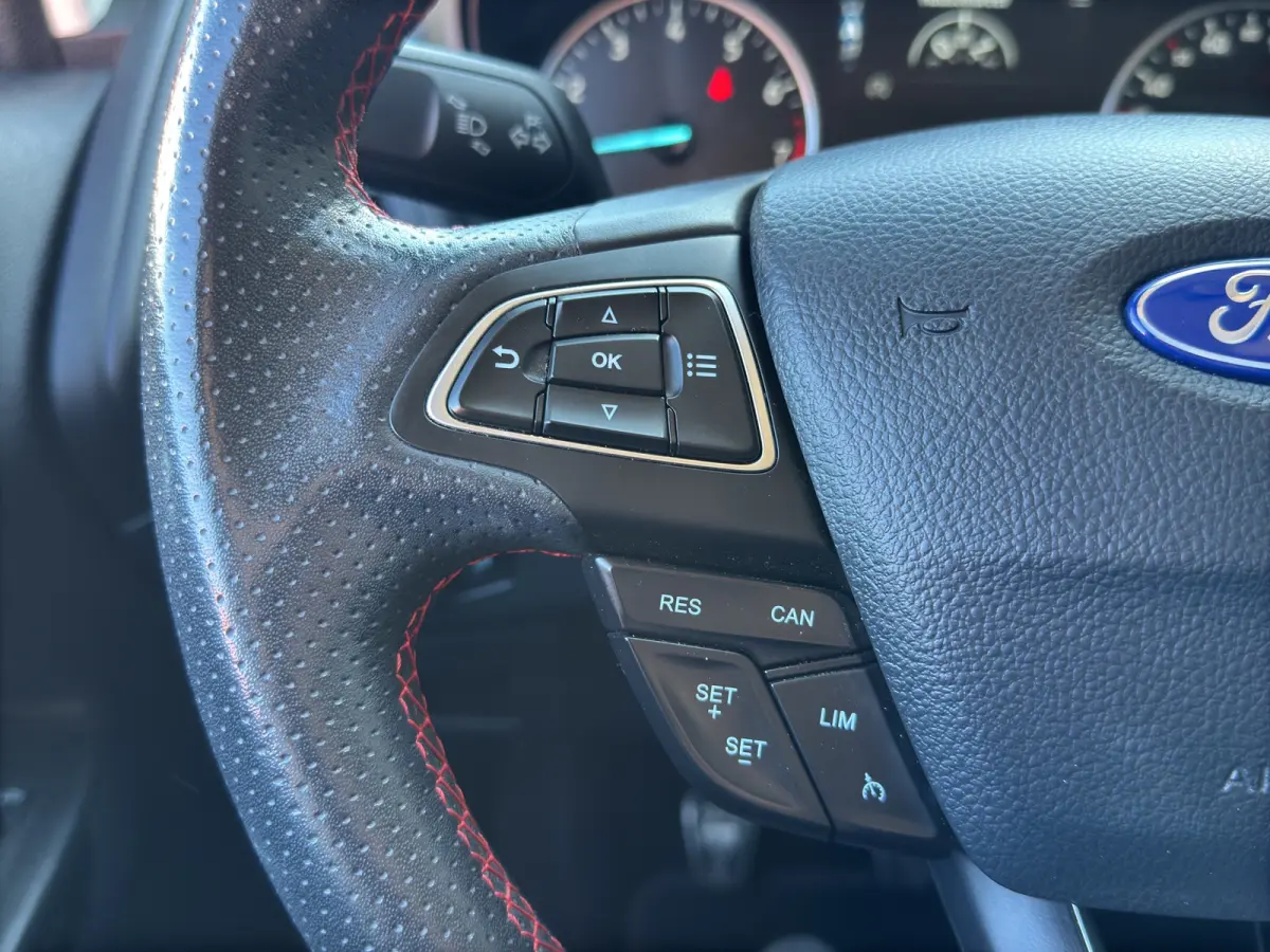 1.0 EcoBoost ST-Line | Trekhaak | Camera | Premium audio | Stoel+stuurverwarming |