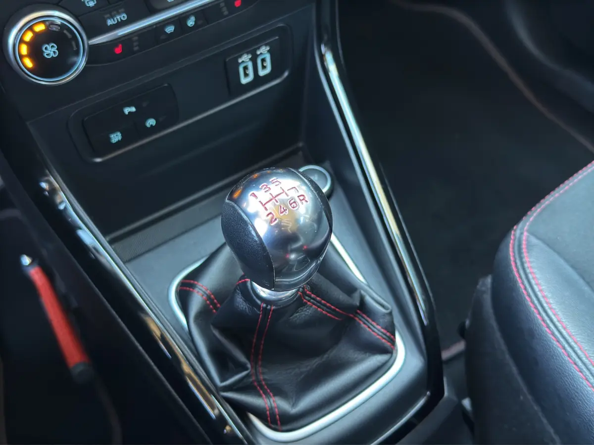 1.0 EcoBoost ST-Line | Trekhaak | Camera | Premium audio | Stoel+stuurverwarming |