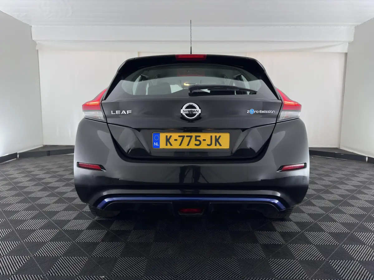 Acenta 40 kWh {SoH-86%) Aut. *HEATPUMP | ADAPTIVE-CRUISE | KEYLESS | NAVI-FULLMAP | DAB+ | DIGI-COCKPIT | PRIVACYGLASS | 16"ALU*