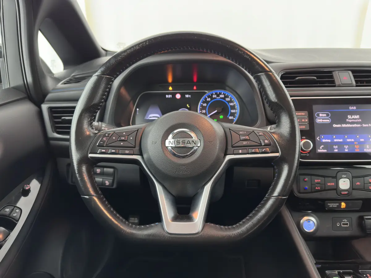 Acenta 40 kWh {SoH-86%) Aut. *HEATPUMP | ADAPTIVE-CRUISE | KEYLESS | NAVI-FULLMAP | DAB+ | DIGI-COCKPIT | PRIVACYGLASS | 16"ALU*
