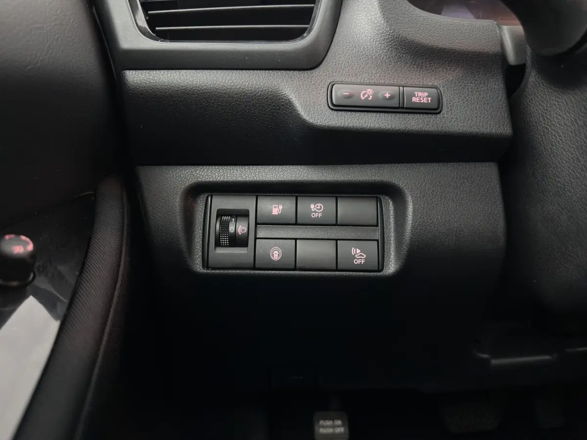 Acenta 40 kWh {SoH-86%) Aut. *HEATPUMP | ADAPTIVE-CRUISE | KEYLESS | NAVI-FULLMAP | DAB+ | DIGI-COCKPIT | PRIVACYGLASS | 16"ALU*