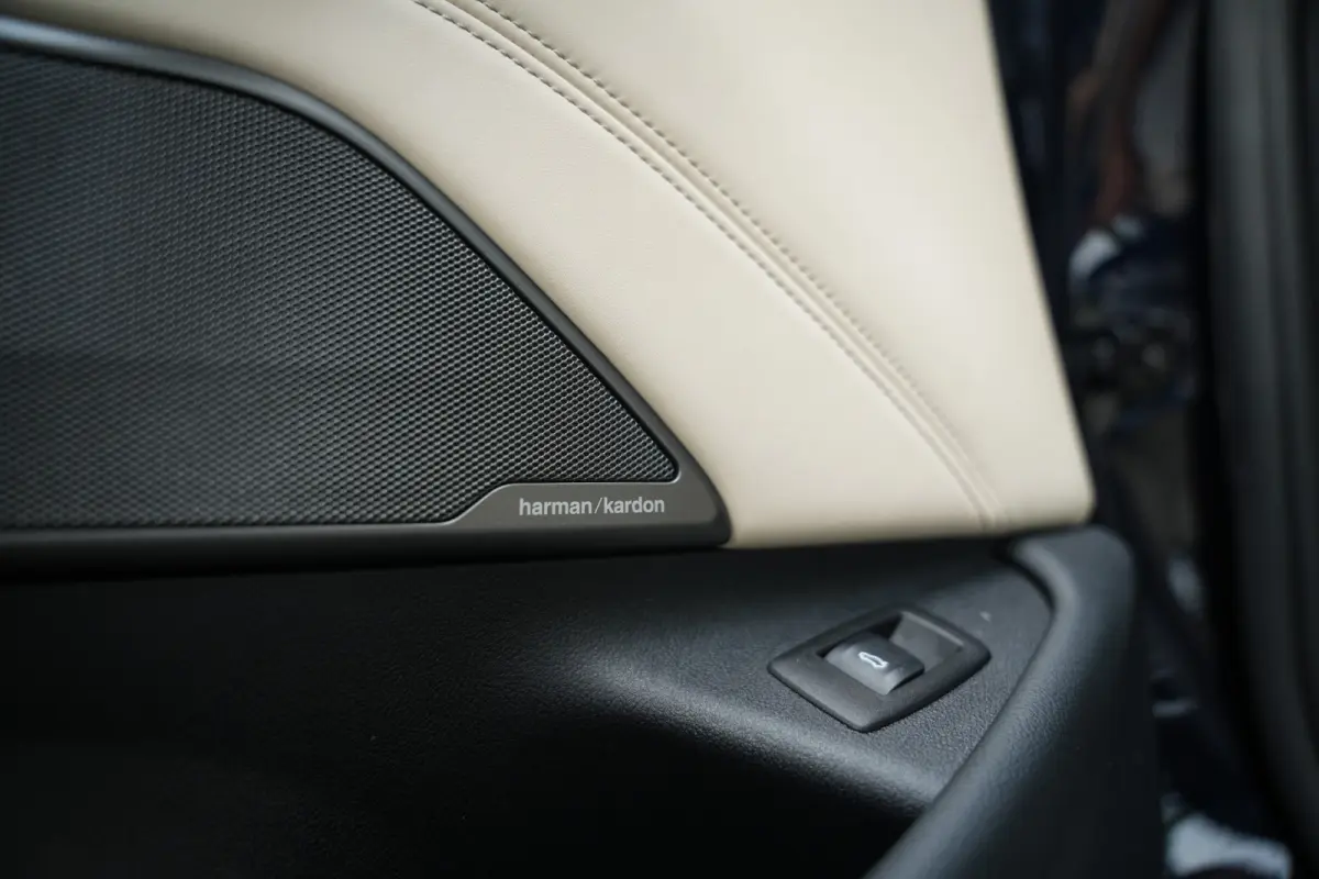 530i 252 pk High Executive Edition M-Sportpakket / NL-Auto/ Pano-Dak/ Sport-Stoelen/ Stoel.Verw/ Head-Up/ 360-Camera/ Harman&Kardon/ Keyless/ 20" LMV