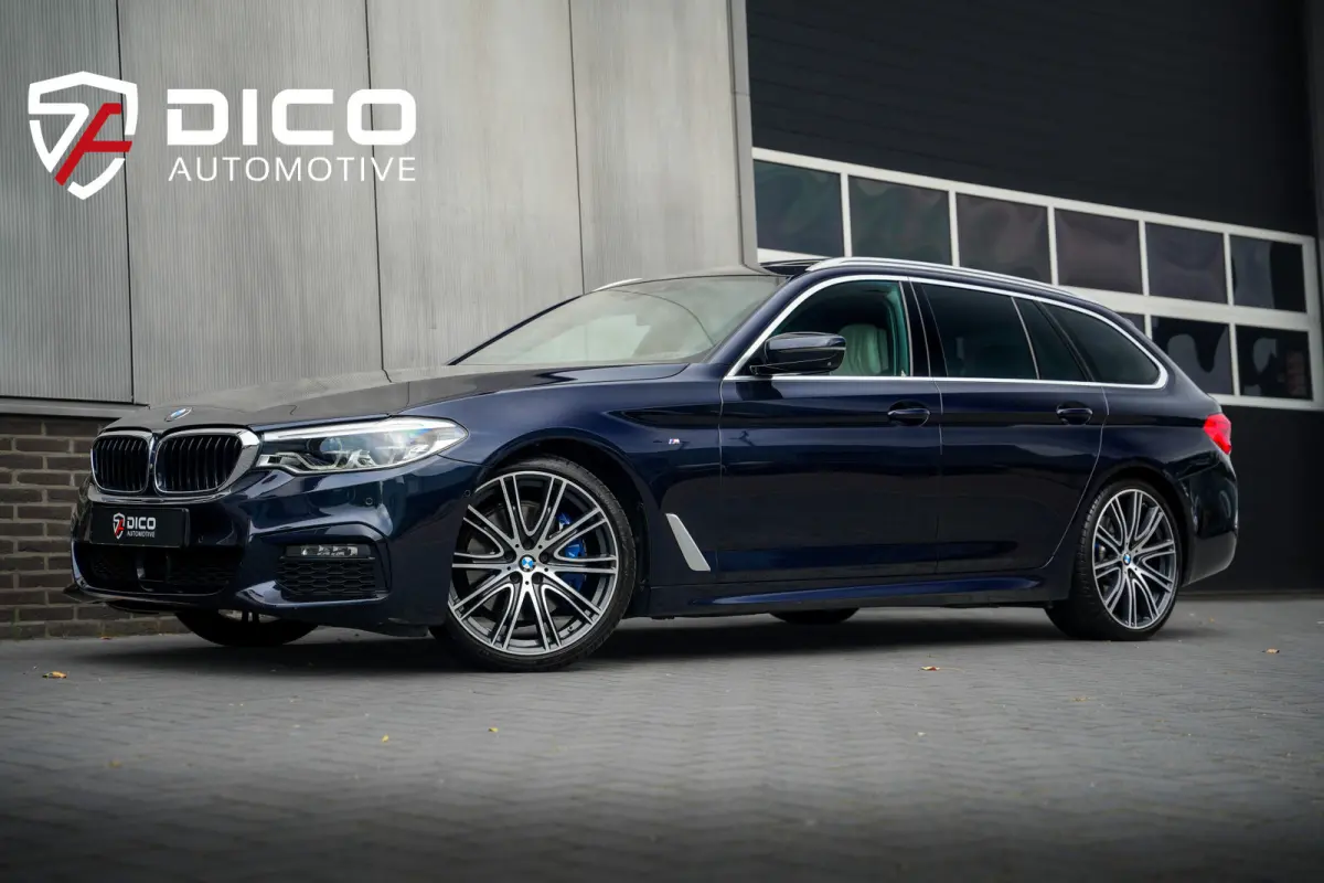 530i 252 pk High Executive Edition M-Sportpakket / NL-Auto/ Pano-Dak/ Sport-Stoelen/ Stoel.Verw/ Head-Up/ 360-Camera/ Harman&Kardon/ Keyless/ 20" LMV