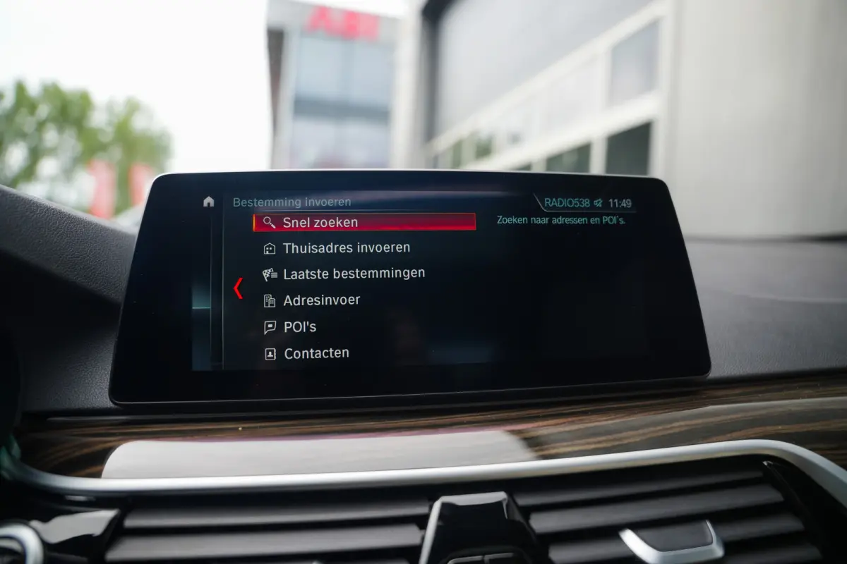 530i 252 pk High Executive Edition M-Sportpakket / NL-Auto/ Pano-Dak/ Sport-Stoelen/ Stoel.Verw/ Head-Up/ 360-Camera/ Harman&Kardon/ Keyless/ 20" LMV