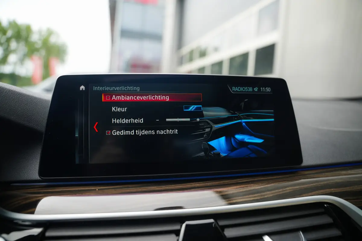 530i 252 pk High Executive Edition M-Sportpakket / NL-Auto/ Pano-Dak/ Sport-Stoelen/ Stoel.Verw/ Head-Up/ 360-Camera/ Harman&Kardon/ Keyless/ 20" LMV