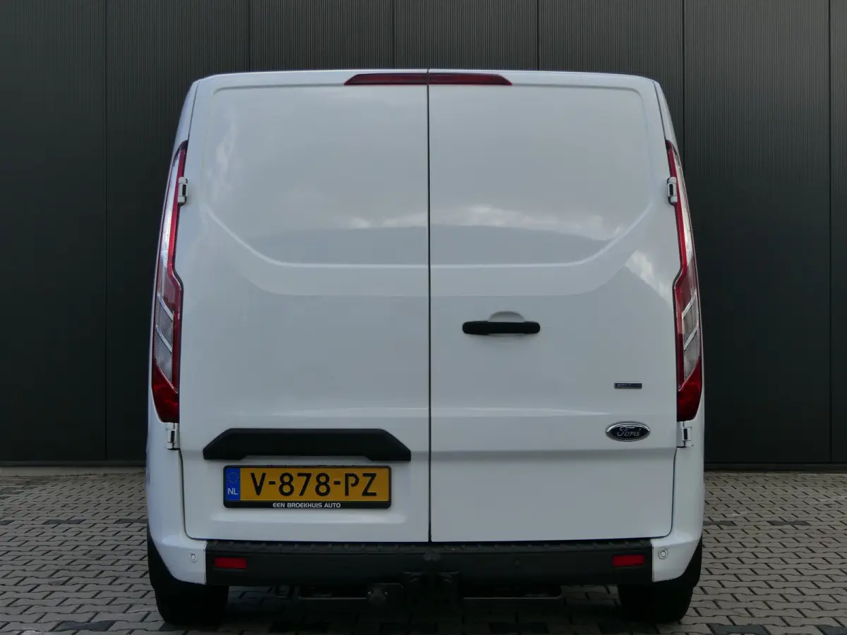 300 2.0 TDCI L2H1 Trend DC | Dubbele Cabine | 6 Persoons | Navigatie | Trekhaak | Verwarmde Voorruit | DAB | Cruise Control