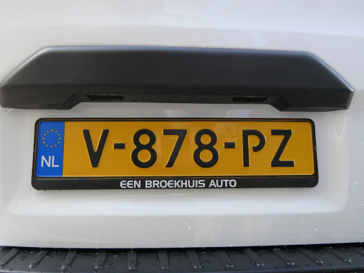 300 2.0 TDCI L2H1 Trend DC | Dubbele Cabine | 6 Persoons | Navigatie | Trekhaak | Verwarmde Voorruit | DAB | Cruise Control