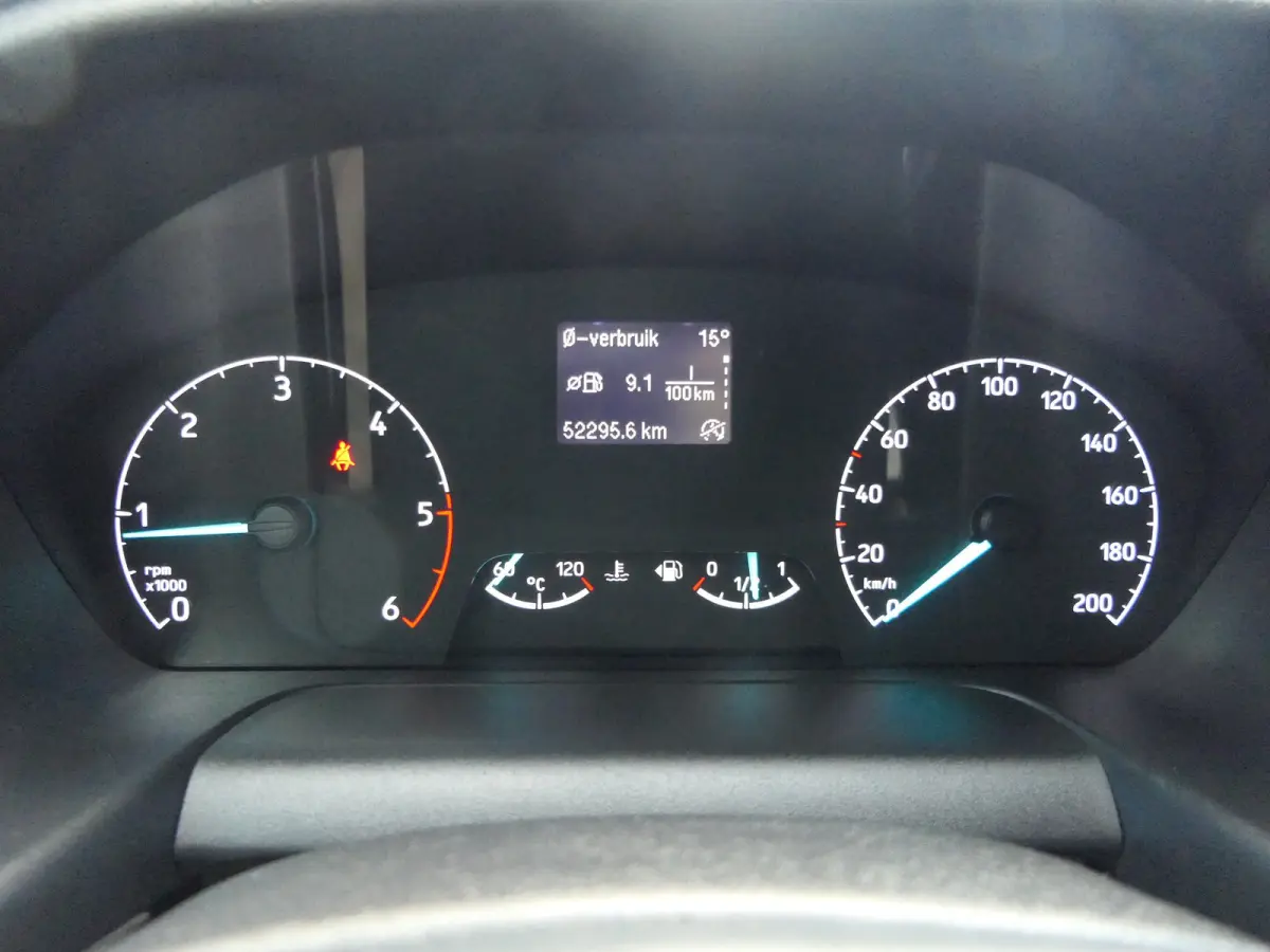 300 2.0 TDCI L2H1 Trend DC | Dubbele Cabine | 6 Persoons | Navigatie | Trekhaak | Verwarmde Voorruit | DAB | Cruise Control