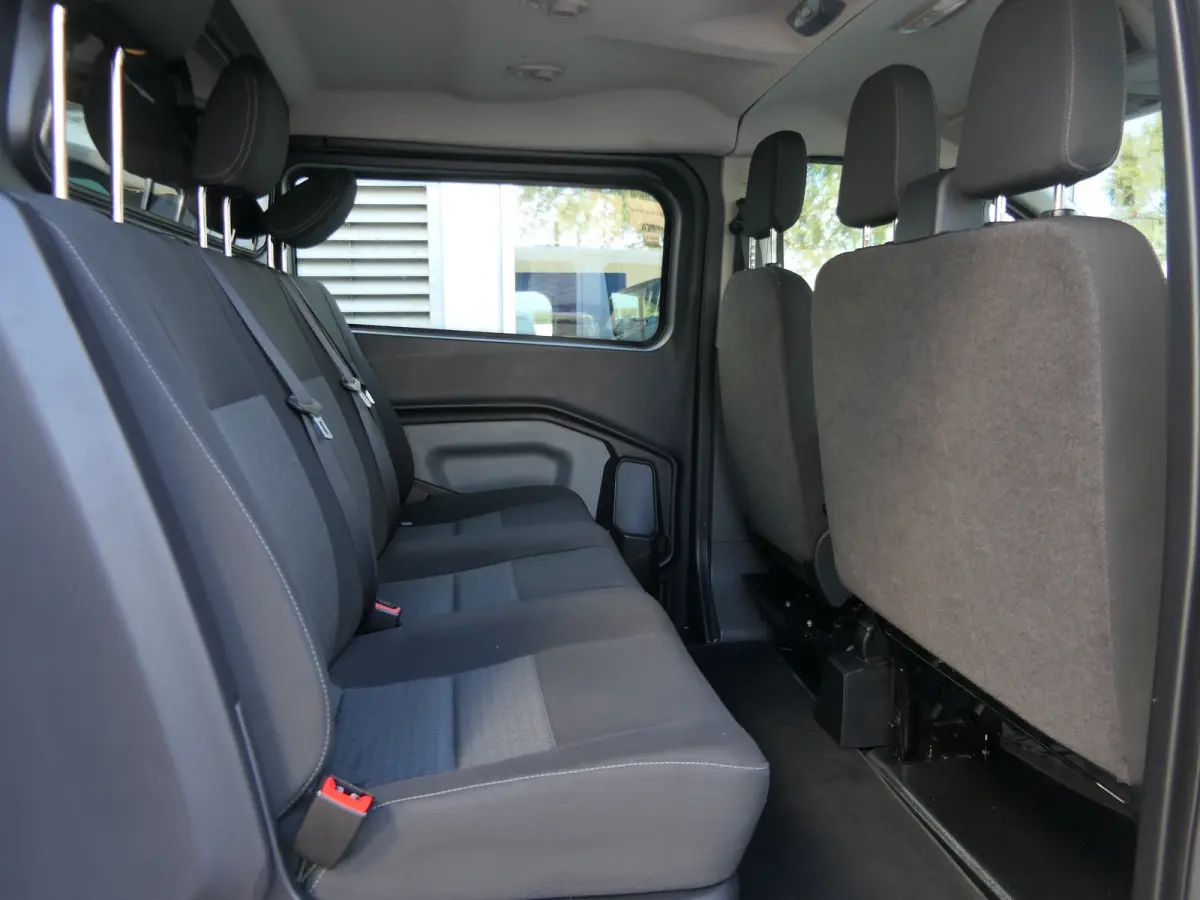 300 2.0 TDCI L2H1 Trend DC | Dubbele Cabine | 6 Persoons | Navigatie | Trekhaak | Verwarmde Voorruit | DAB | Cruise Control