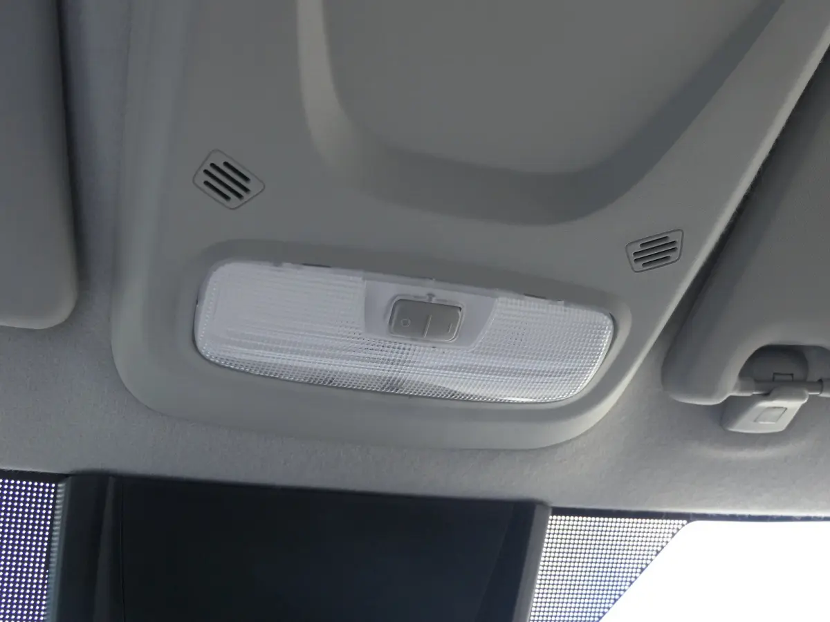 300 2.0 TDCI L2H1 Trend DC | Dubbele Cabine | 6 Persoons | Navigatie | Trekhaak | Verwarmde Voorruit | DAB | Cruise Control