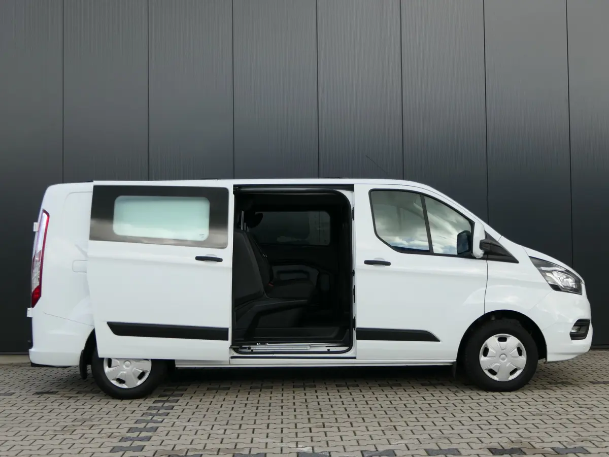 300 2.0 TDCI L2H1 Trend DC | Dubbele Cabine | 6 Persoons | Navigatie | Trekhaak | Verwarmde Voorruit | DAB | Cruise Control