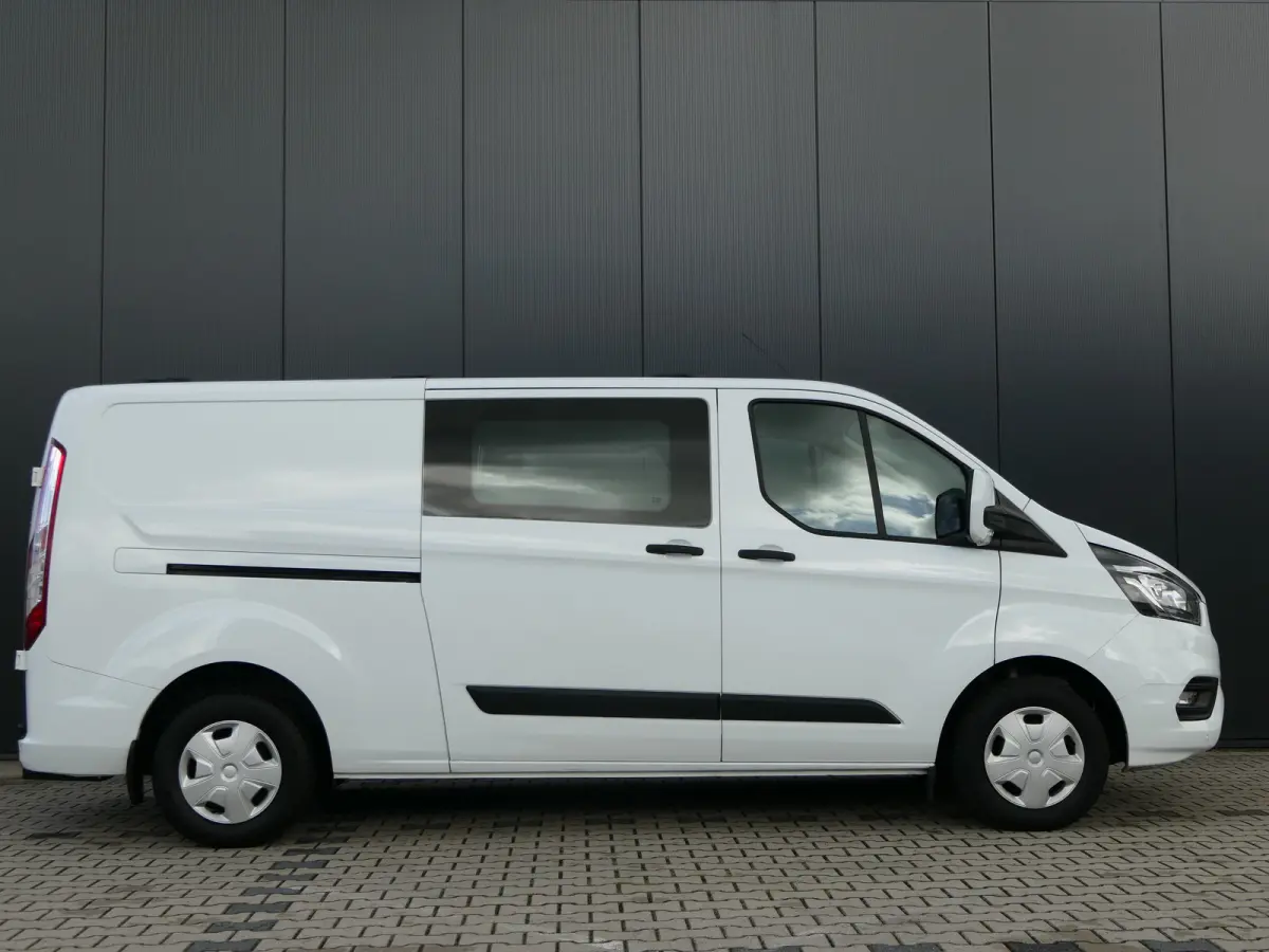 300 2.0 TDCI L2H1 Trend DC | Dubbele Cabine | 6 Persoons | Navigatie | Trekhaak | Verwarmde Voorruit | DAB | Cruise Control