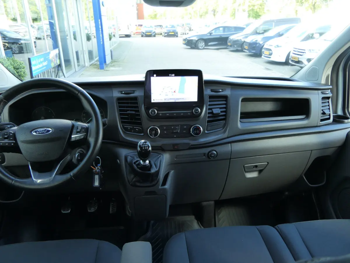 300 2.0 TDCI L2H1 Trend DC | Dubbele Cabine | 6 Persoons | Navigatie | Trekhaak | Verwarmde Voorruit | DAB | Cruise Control