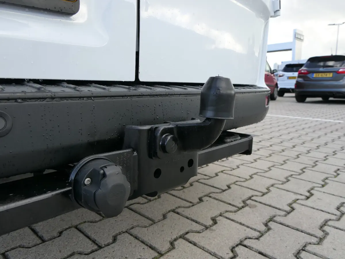 300 2.0 TDCI L2H1 Trend DC | Dubbele Cabine | 6 Persoons | Navigatie | Trekhaak | Verwarmde Voorruit | DAB | Cruise Control