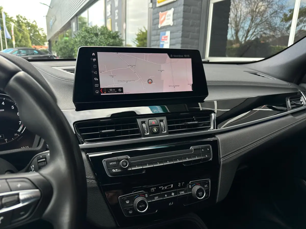 sDrive18i High Executive, M-pakket, Automaat, Cruise, Head-up, Camera, Navi, PDC, NAP