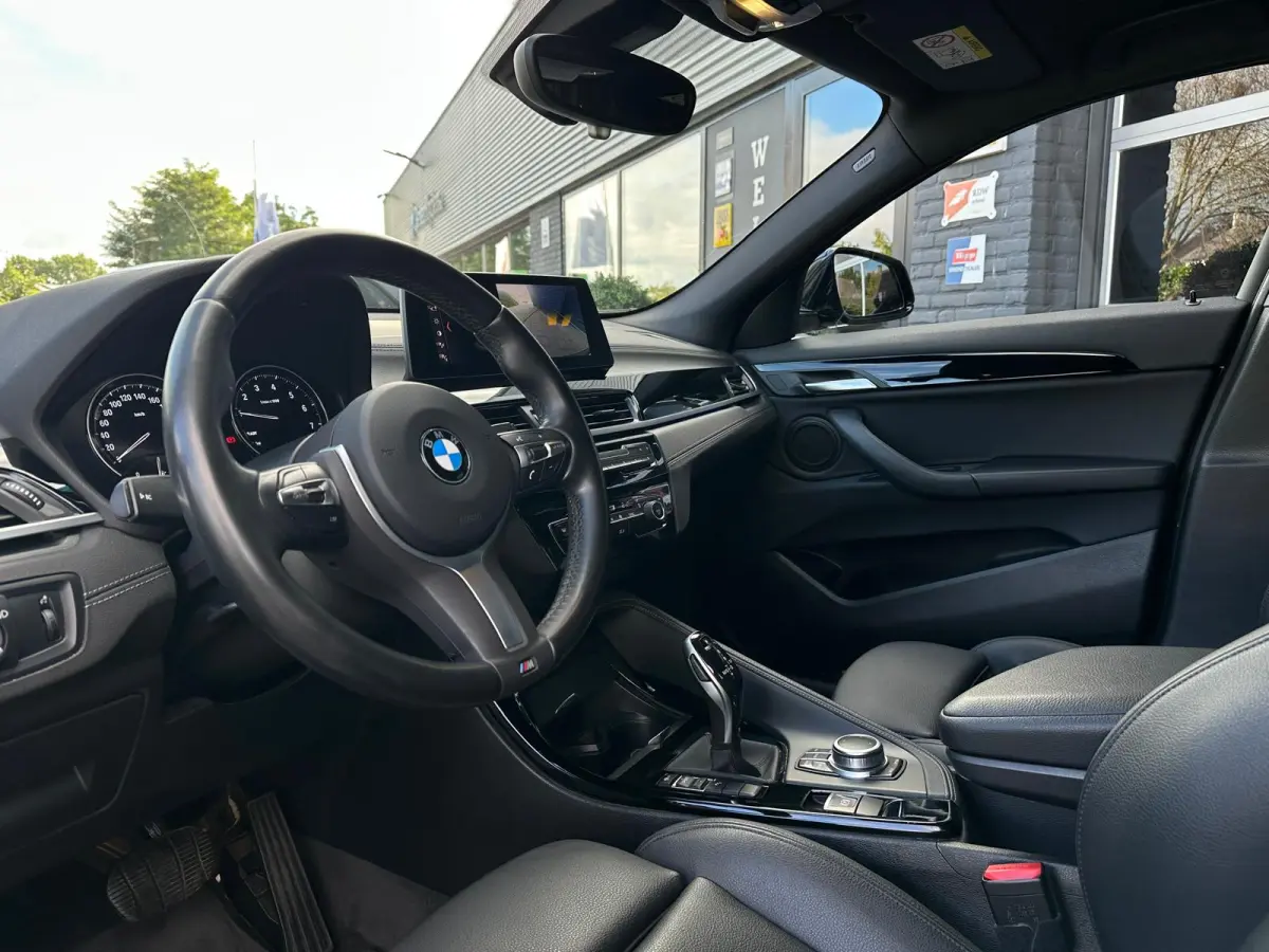 sDrive18i High Executive, M-pakket, Automaat, Cruise, Head-up, Camera, Navi, PDC, NAP