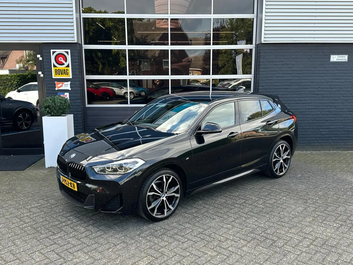 sDrive18i High Executive, M-pakket, Automaat, Cruise, Head-up, Camera, Navi, PDC, NAP
