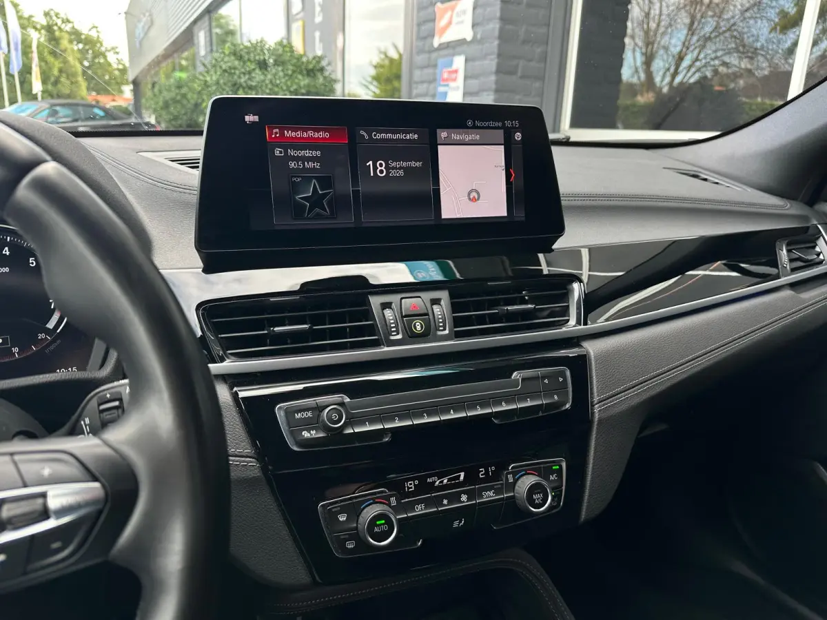 sDrive18i High Executive, M-pakket, Automaat, Cruise, Head-up, Camera, Navi, PDC, NAP