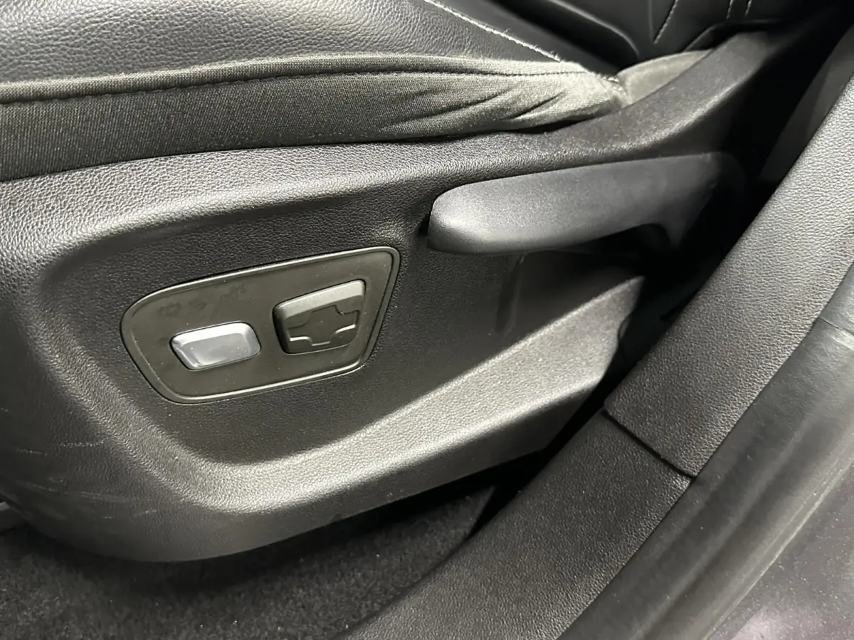 1.2 TCe Bose PANO CARPLAY ECC NAVI CRUISE HEAD UP.