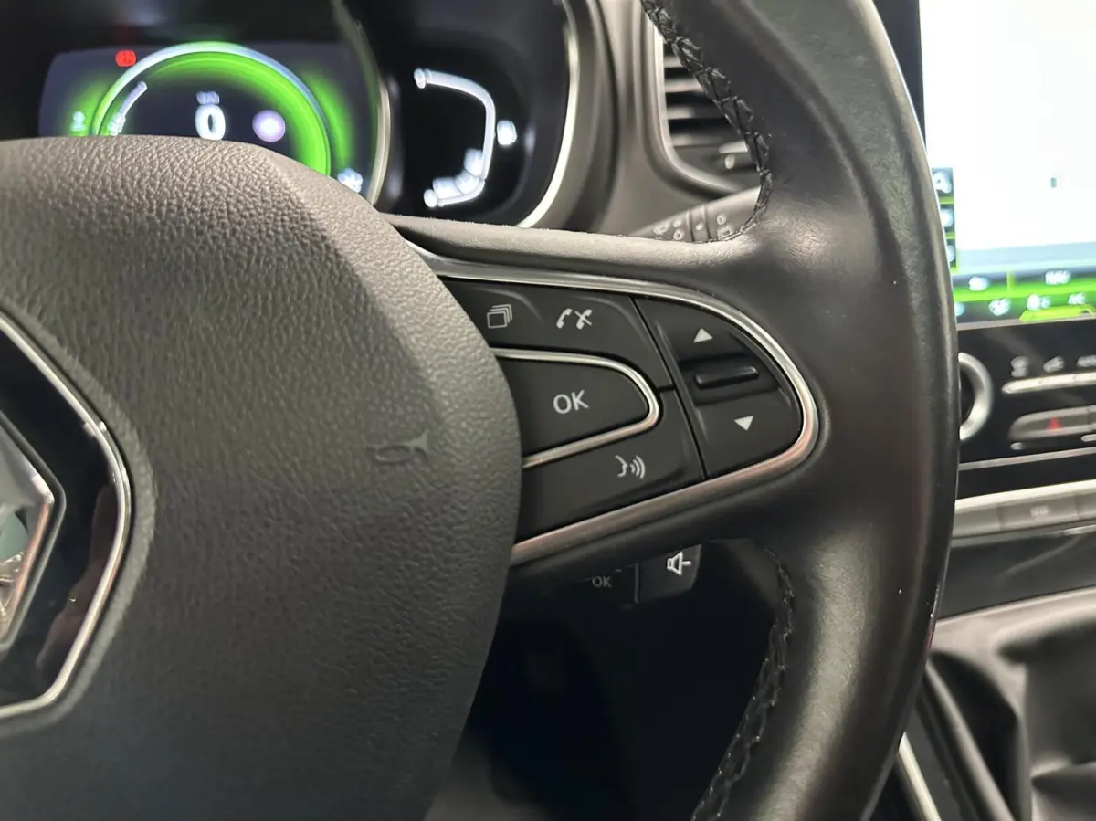 1.2 TCe Bose PANO CARPLAY ECC NAVI CRUISE HEAD UP.