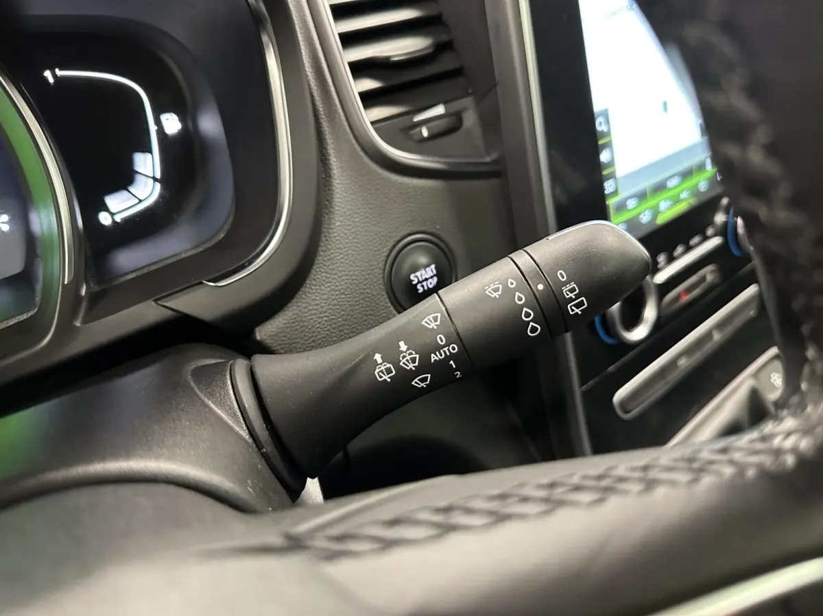 1.2 TCe Bose PANO CARPLAY ECC NAVI CRUISE HEAD UP.