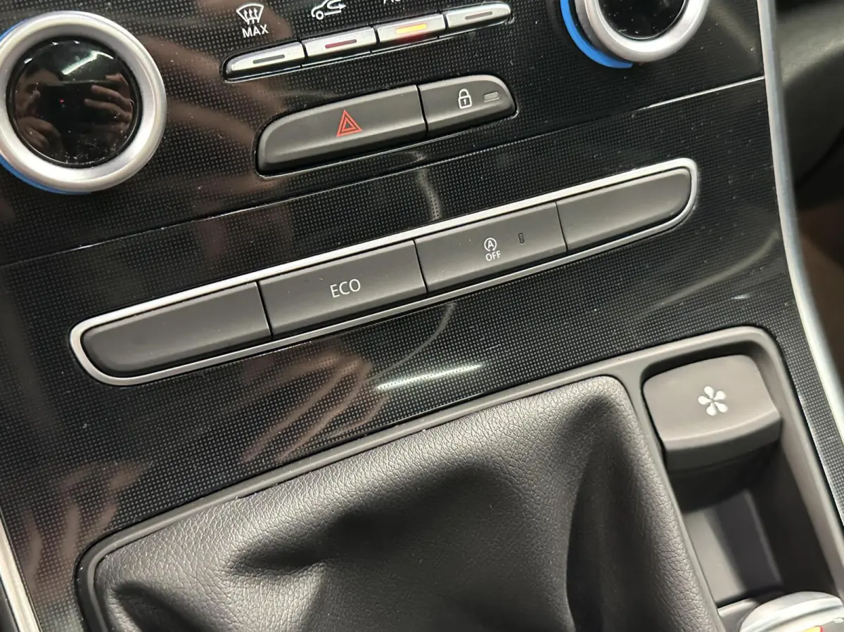 1.2 TCe Bose PANO CARPLAY ECC NAVI CRUISE HEAD UP.