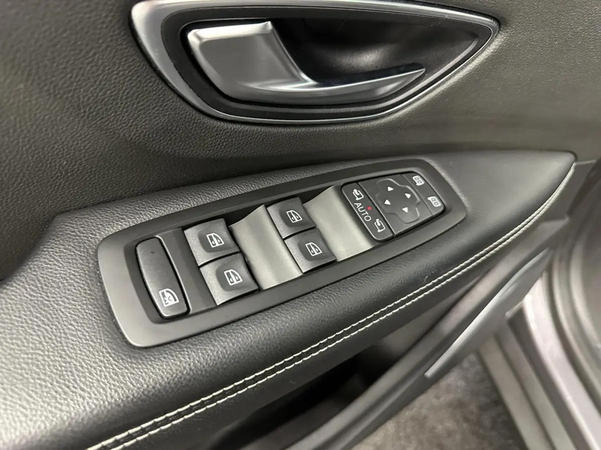 1.2 TCe Bose PANO CARPLAY ECC NAVI CRUISE HEAD UP.