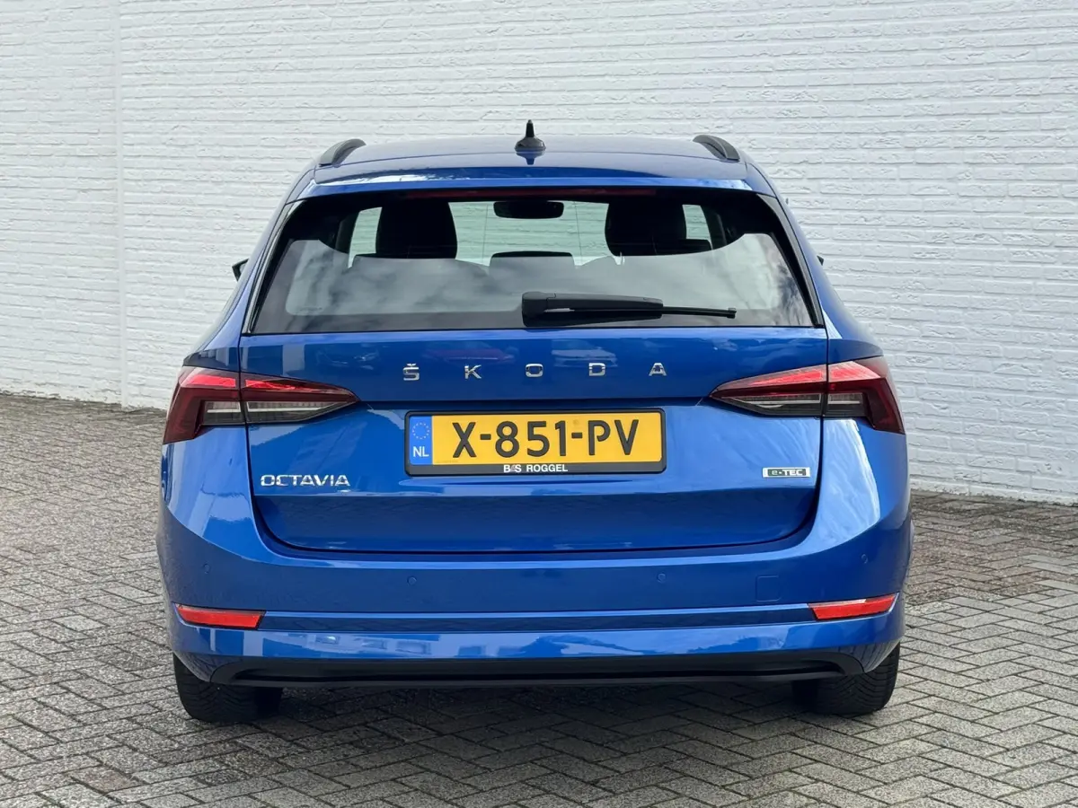 1.0 e-TSI Ambition Automaat ElectrTrekhaak Clima Carplay Navi Digitaal Dash Sfeerverlichting All-Season banden