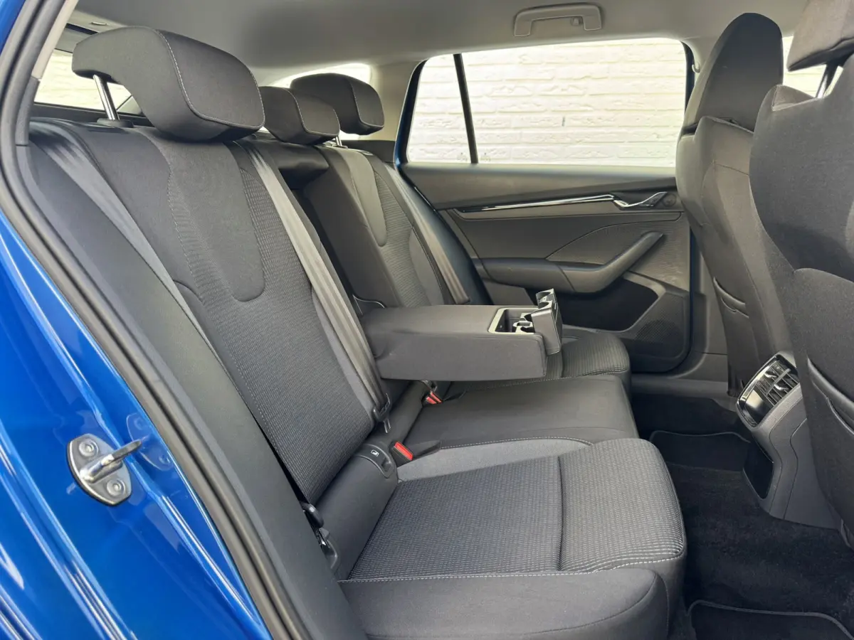 1.0 e-TSI Ambition Automaat ElectrTrekhaak Clima Carplay Navi Digitaal Dash Sfeerverlichting All-Season banden