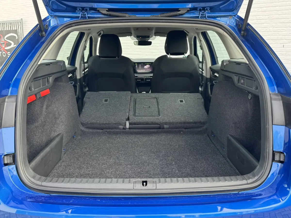 1.0 e-TSI Ambition Automaat ElectrTrekhaak Clima Carplay Navi Digitaal Dash Sfeerverlichting All-Season banden