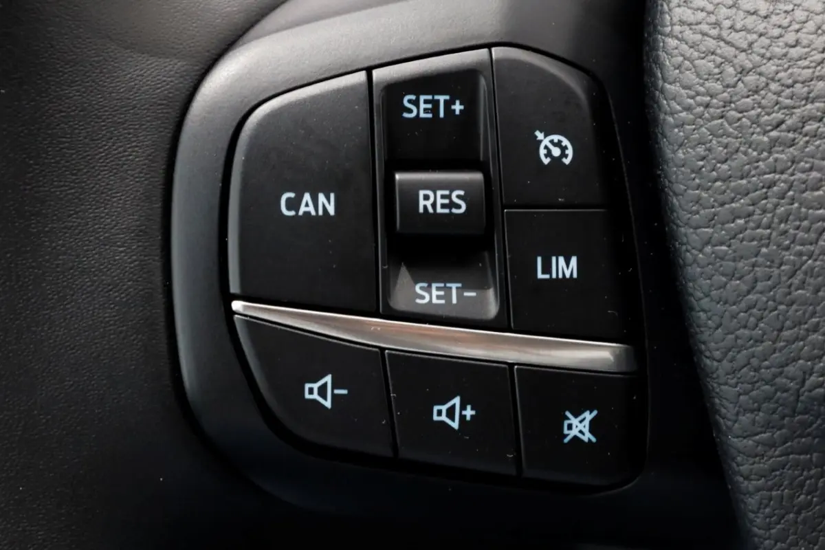 350 L2H3 68 kWh Trend 100% Elektrisch Snellader/Airco/Navi SOH 98,2% 12-2024