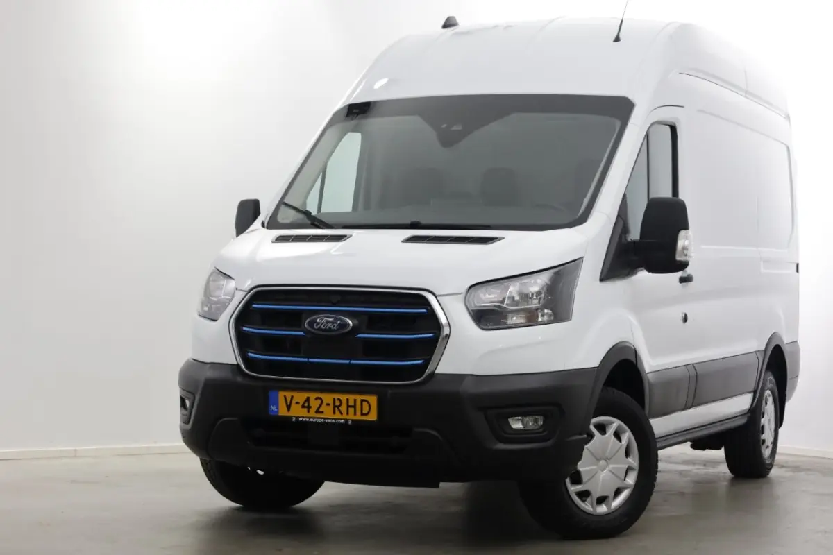 350 L2H3 68 kWh Trend 100% Elektrisch Snellader/Airco/Navi SOH 98,2% 12-2024