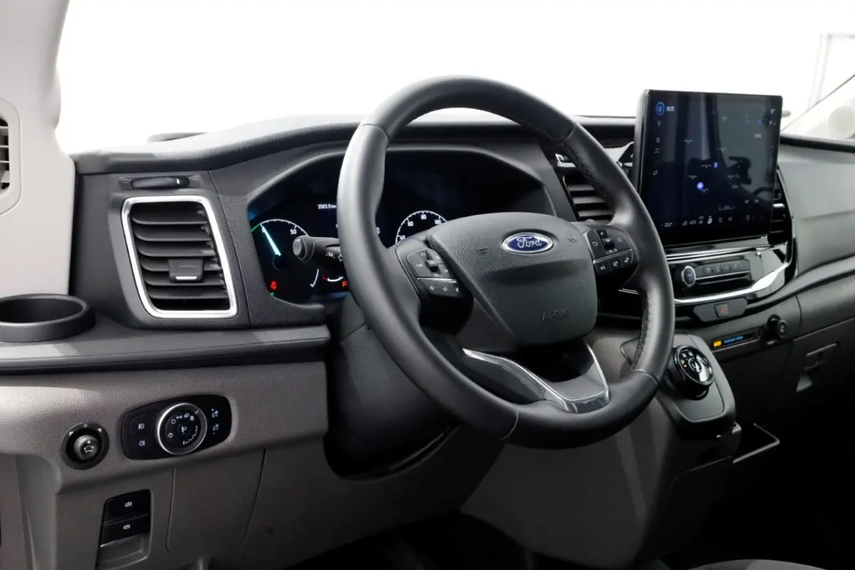 350 L2H3 68 kWh Trend 100% Elektrisch Snellader/Airco/Navi SOH 98,2% 12-2024