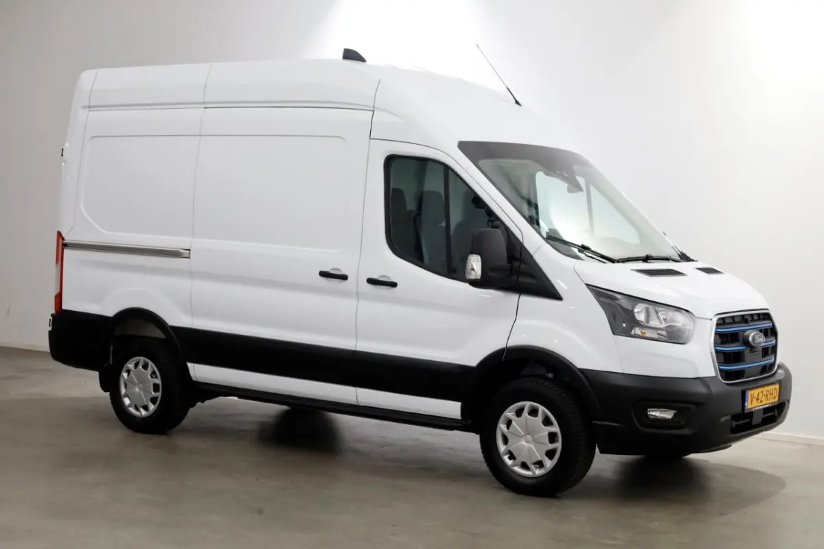 350 L2H3 68 kWh Trend 100% Elektrisch Snellader/Airco/Navi SOH 98,2% 12-2024