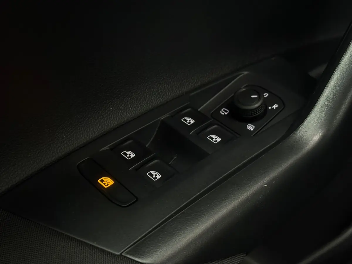 1.0 TSI 95 pk Life Edition 7-DSG | Apple Carplay | Parkeersensoren | Cruise control adaptief |