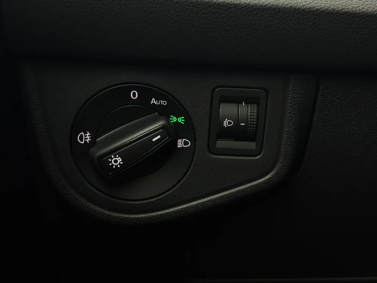 1.0 TSI 95 pk Life Edition 7-DSG | Apple Carplay | Parkeersensoren | Cruise control adaptief |
