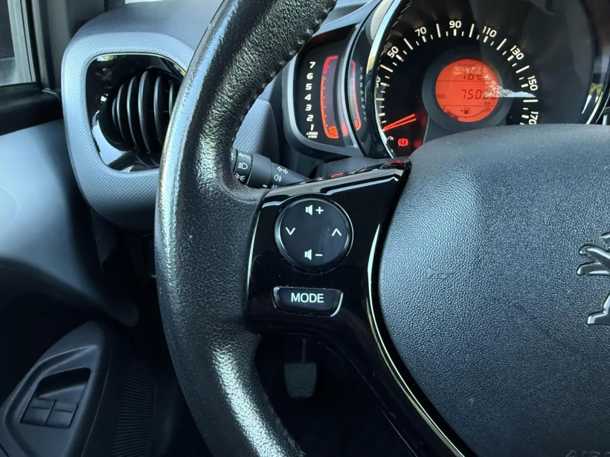 1.0 e-VTi Allure | CarPlay | Camera | Climate control | ORG. NL | Led | Lichtmetaal |