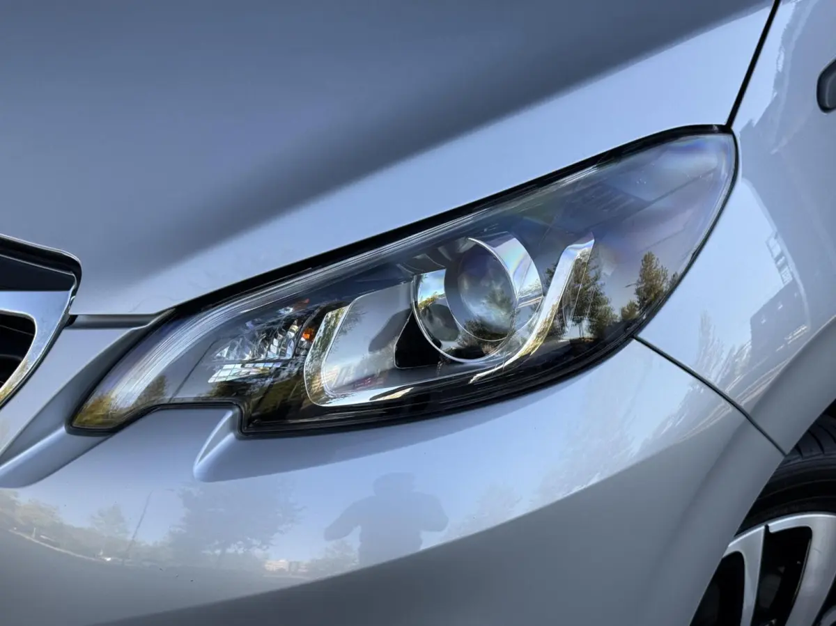 1.0 e-VTi Allure | CarPlay | Camera | Climate control | ORG. NL | Led | Lichtmetaal |