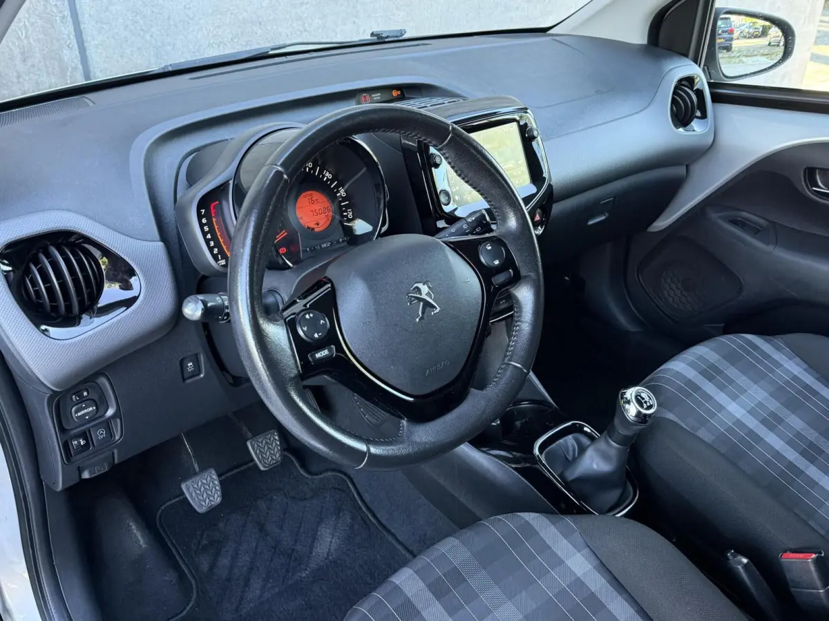 1.0 e-VTi Allure | CarPlay | Camera | Climate control | ORG. NL | Led | Lichtmetaal |