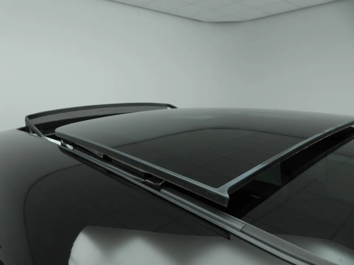 SE | Classic Uitvoering | Panoramadak | Harman-Kardon | Stoelverwarming | Carplay | Navigatie | Achteruitrijcamera | Comfort Access |