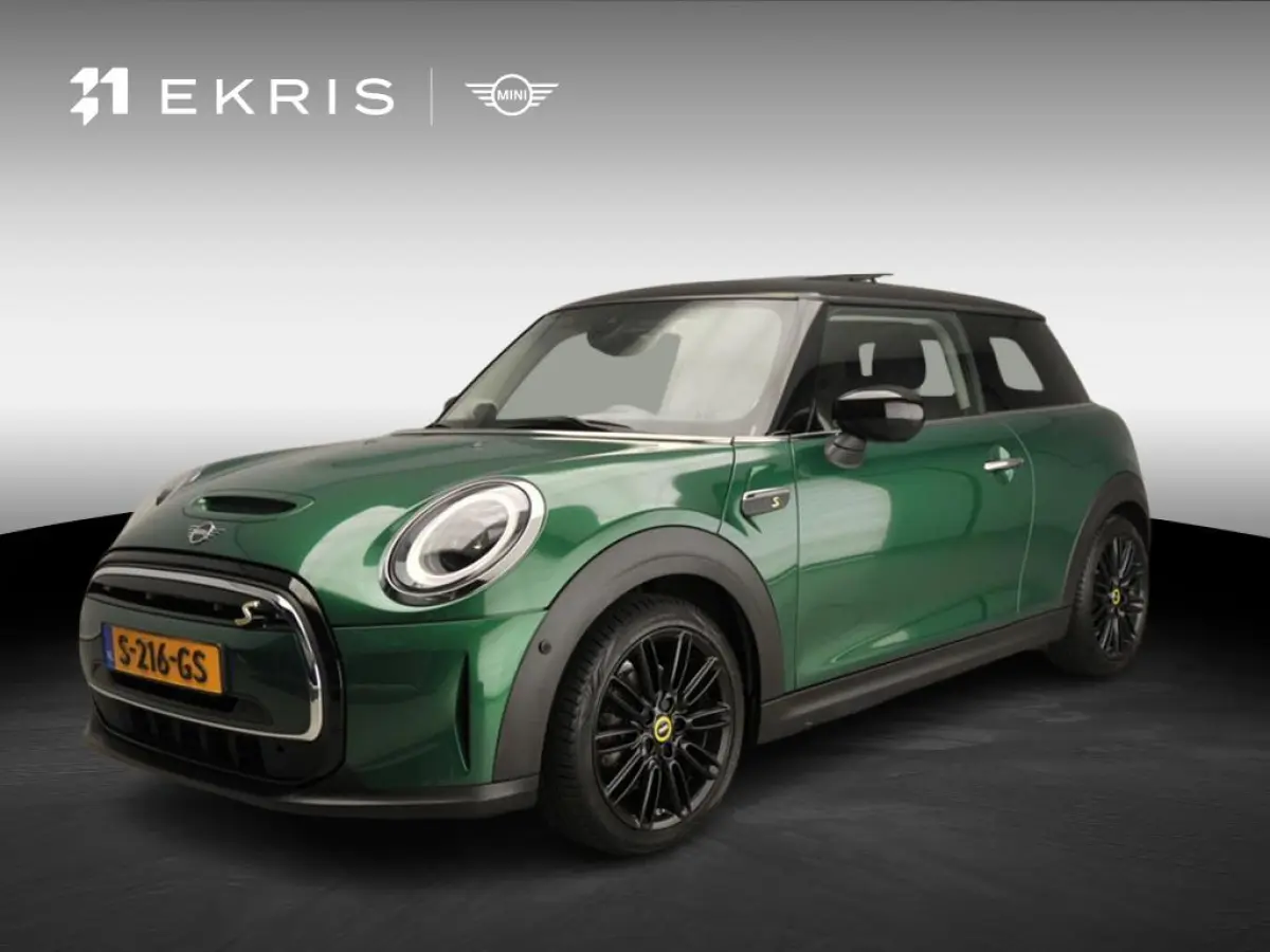 SE | Classic Uitvoering | Panoramadak | Harman-Kardon | Stoelverwarming | Carplay | Navigatie | Achteruitrijcamera | Comfort Access |