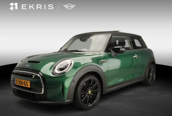 SE | Classic Uitvoering | Panoramadak | Harman-Kardon | Stoelverwarming | Carplay | Navigatie | Achteruitrijcamera | Comfort Access |