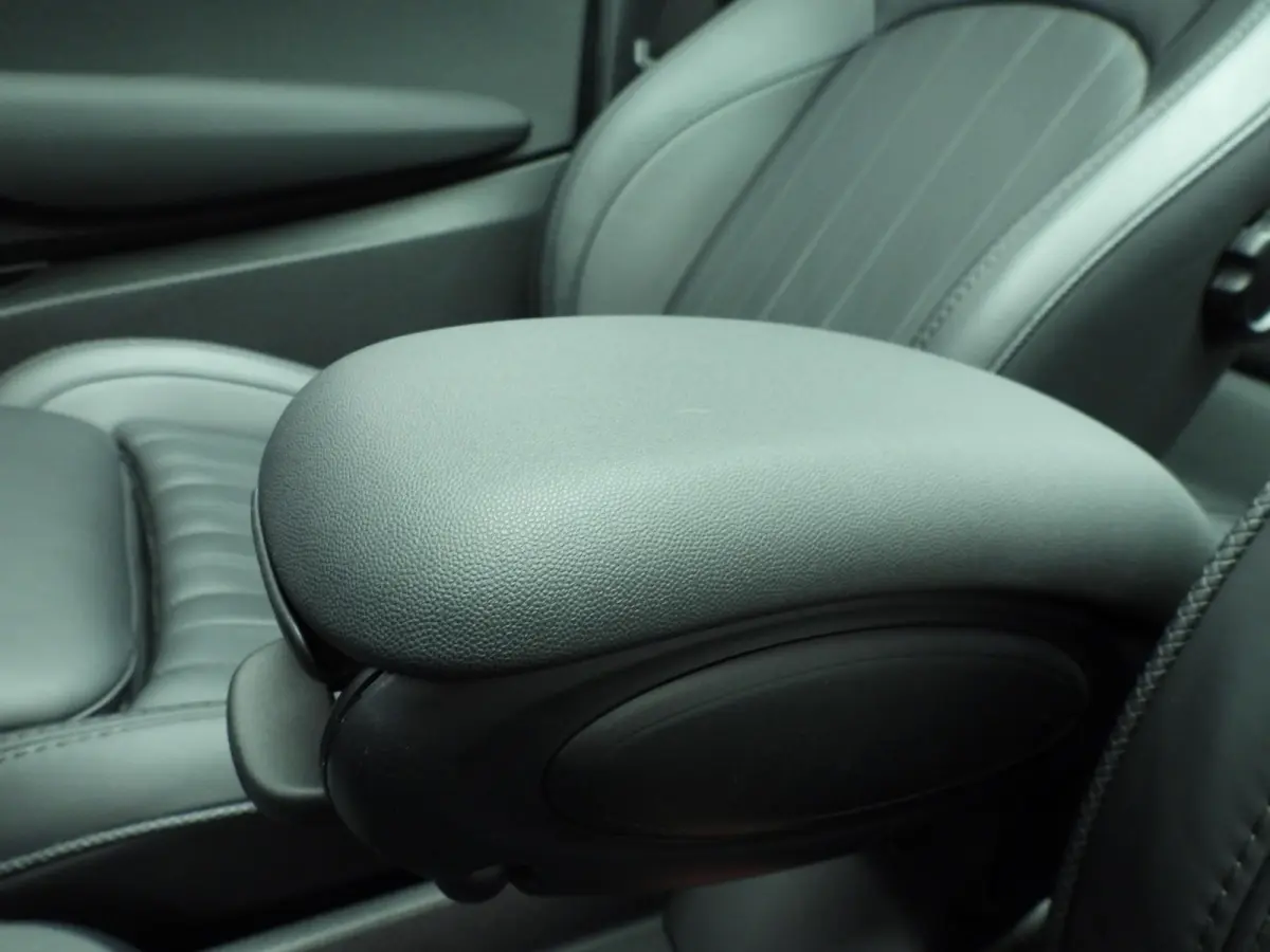 SE | Classic Uitvoering | Panoramadak | Harman-Kardon | Stoelverwarming | Carplay | Navigatie | Achteruitrijcamera | Comfort Access |