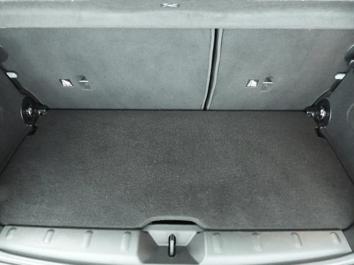 SE | Classic Uitvoering | Panoramadak | Harman-Kardon | Stoelverwarming | Carplay | Navigatie | Achteruitrijcamera | Comfort Access |
