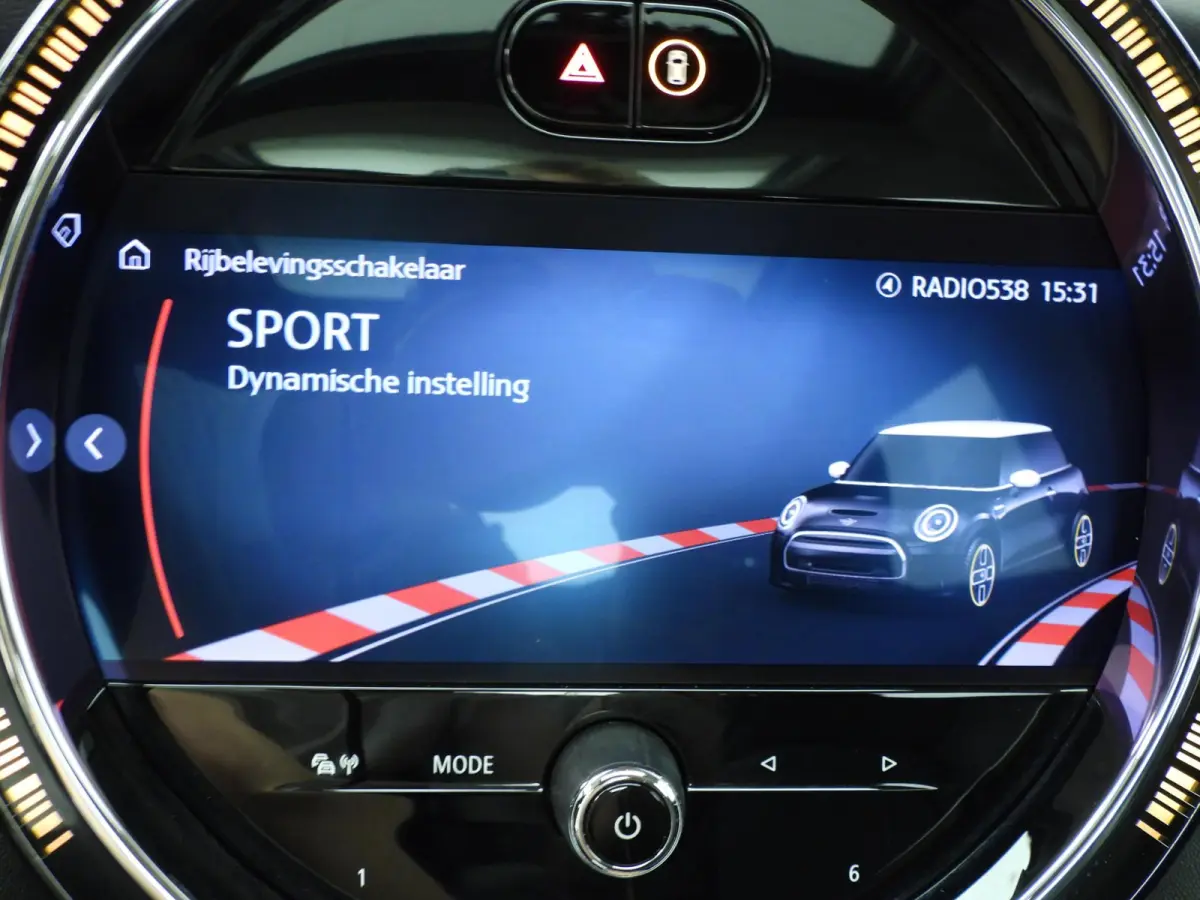 SE | Classic Uitvoering | Panoramadak | Harman-Kardon | Stoelverwarming | Carplay | Navigatie | Achteruitrijcamera | Comfort Access |